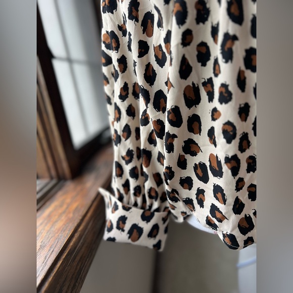 Eva Franco Leopard print Buttondown Top Anthropologie size 6 - Picture 5 of 9